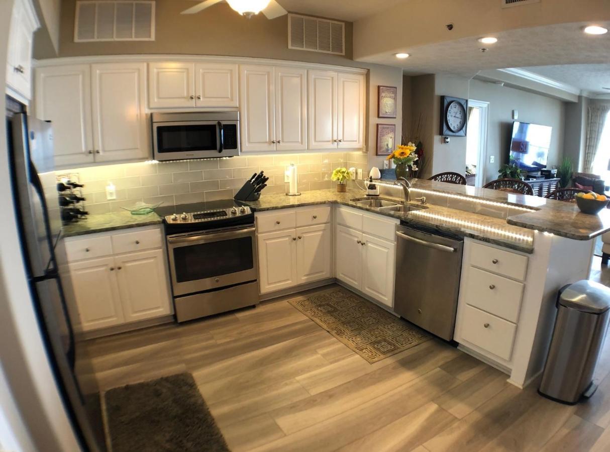 Astonishing Beacfront With 360 Sqft Balcony Facing The Ocean - Unit 0302 Apartment